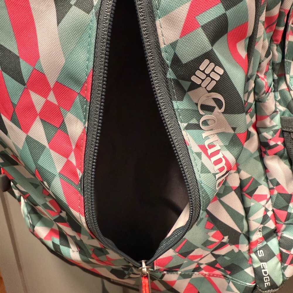 Columbia Multicolor Geometric Backpack - Picture 5 of 14